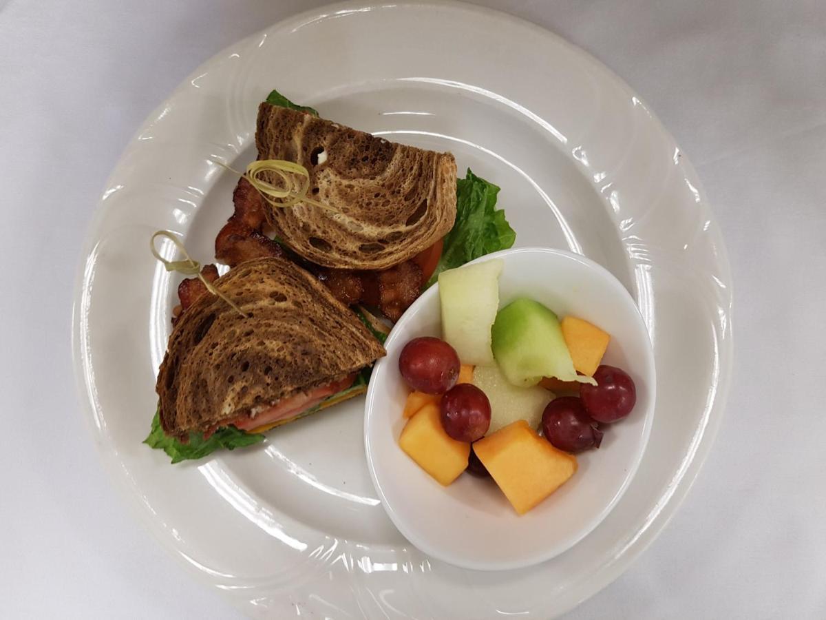 Elm Hurst Inn & Spa Ingersoll Екстериор снимка