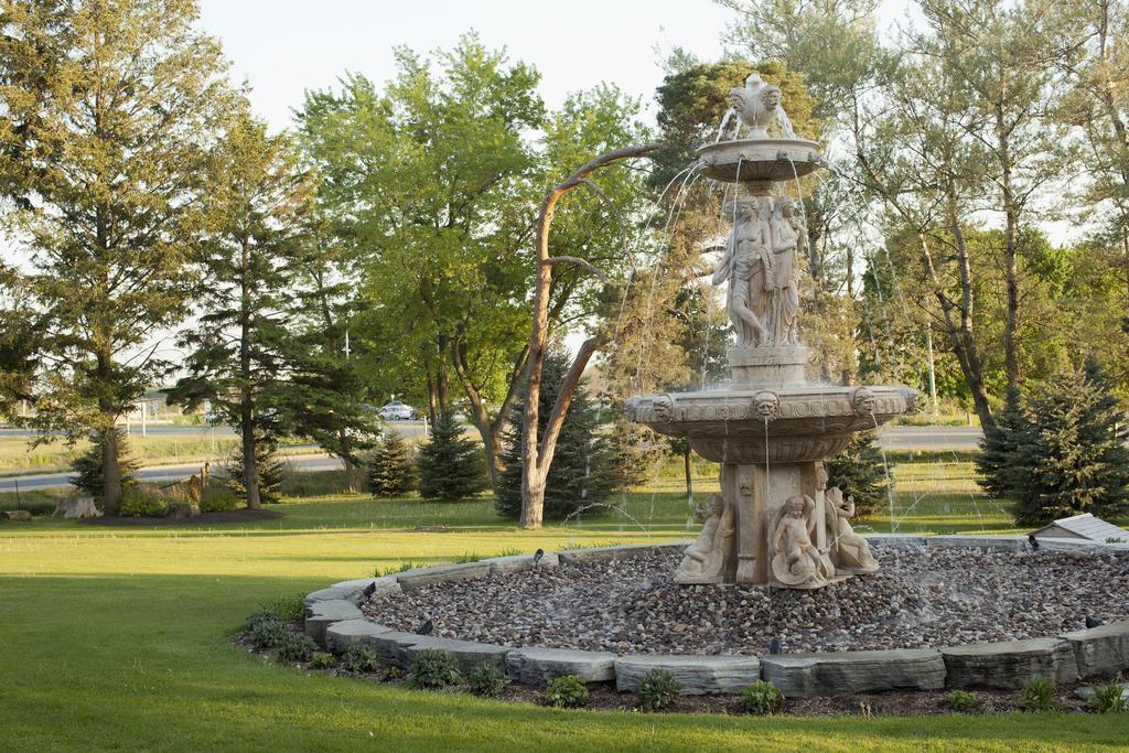 Elm Hurst Inn & Spa Ingersoll Екстериор снимка