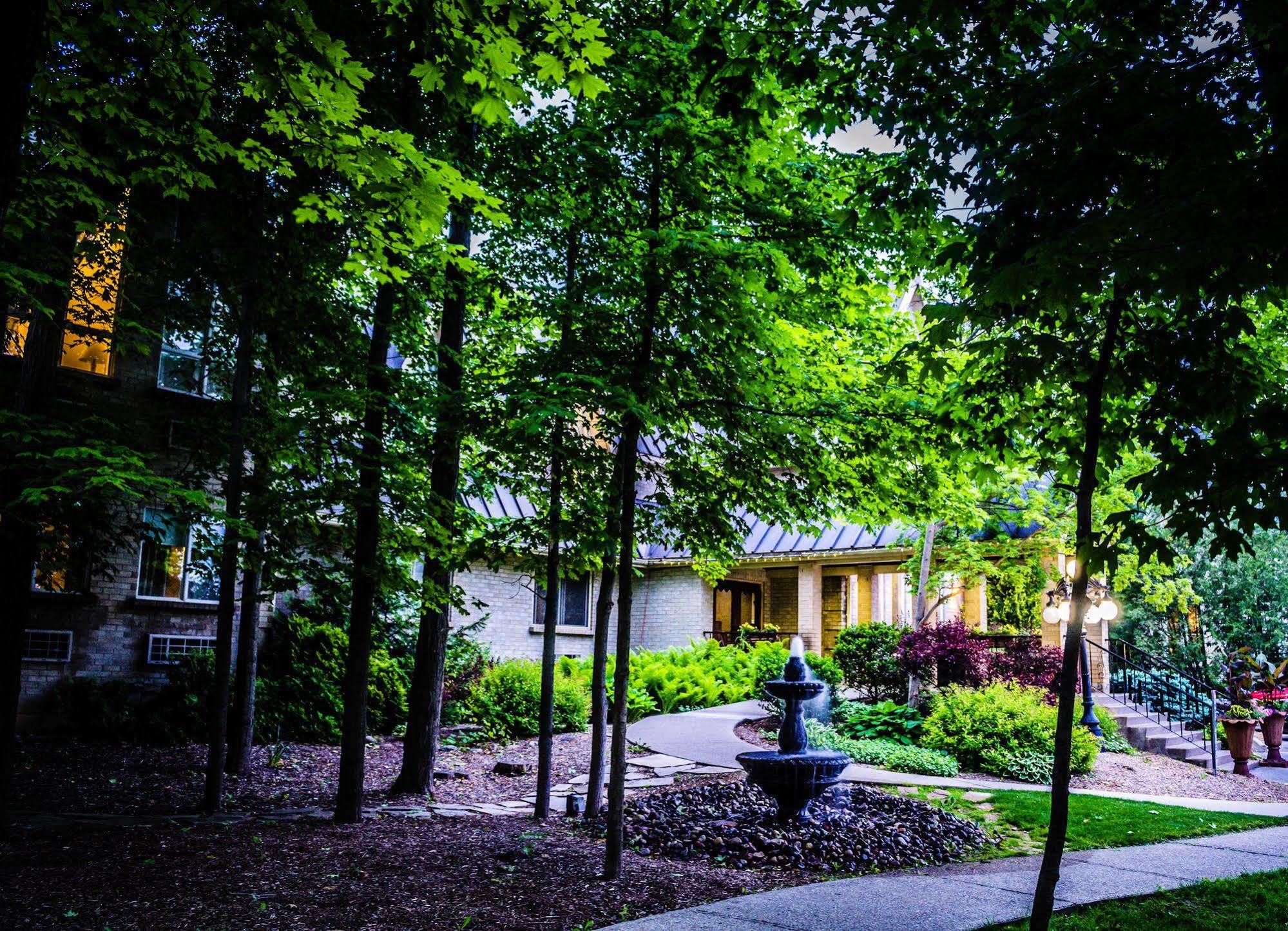 Elm Hurst Inn & Spa Ingersoll Екстериор снимка